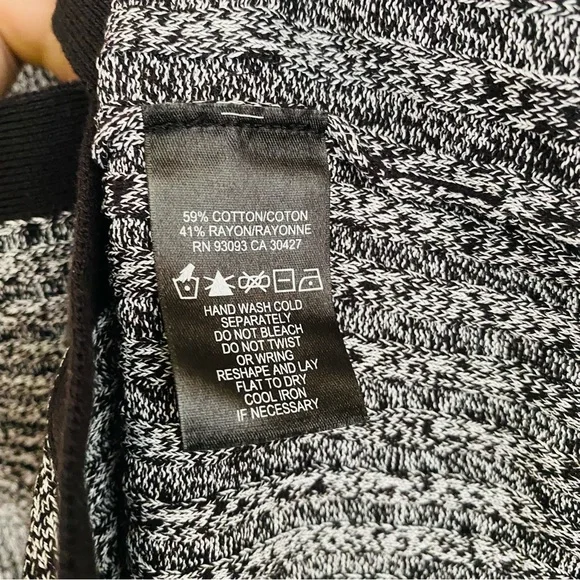 Nic + Zoe Gray & Black Button Down Sweater Cardigan Size Medium - Picture 9 of 9